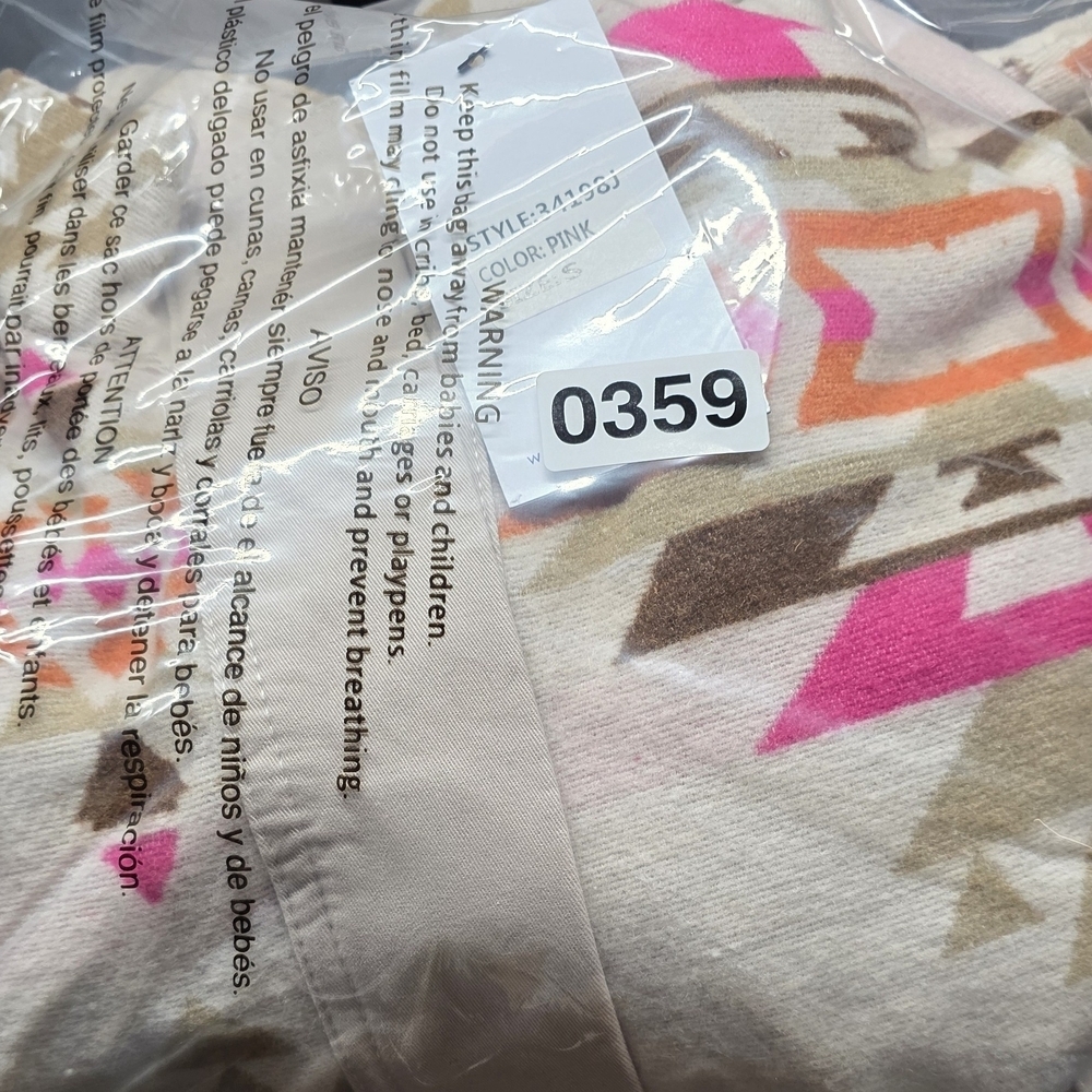 NWT blue b Aztec Print Pullover with Pink Accents Size S/M/L PTP 25 - Picture 9 of 13